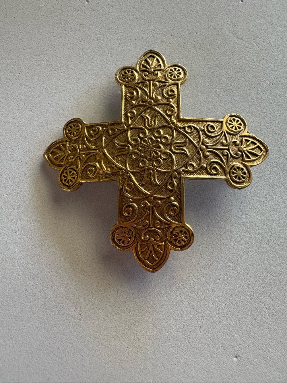 Vintage Accessocraft NYC Gold Tone Pendant/Brooch